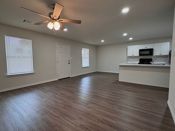 2nd image of 102 Pecan Dr #D