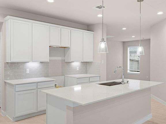 4th image of 643 Yard Master Trl