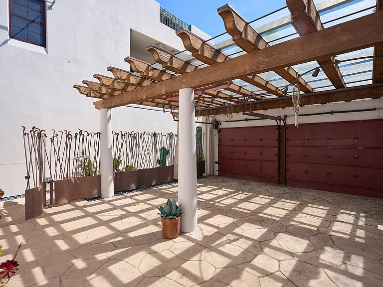 219 Equestrian Ave — Photo 14