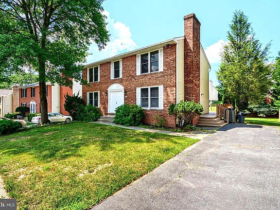 2nd image of 204 Berry Vine Dr