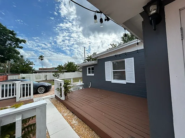 Building Photo - 150 83rd Ave N