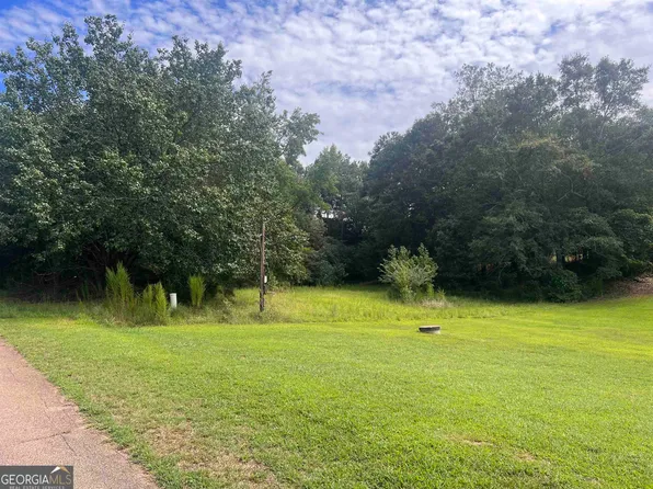 15 Nelle Dr, Hartwell, GA 30643