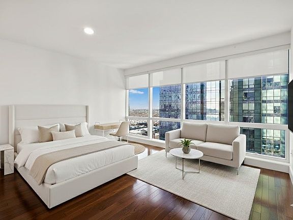 4th image of 77 Hudson St APT 2513
