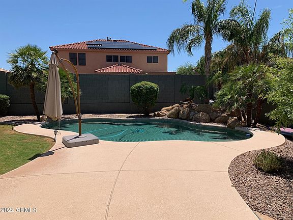 3rd image of 10519 W Jessie Ln