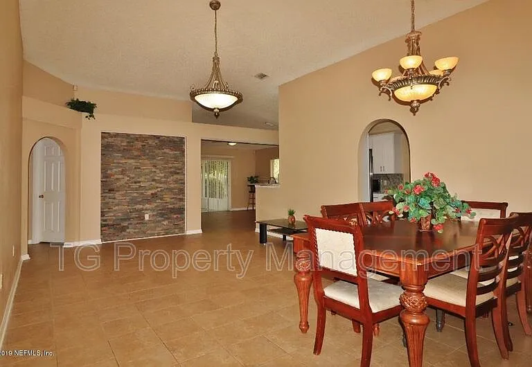 11034 Englenook Dr — Photo 17