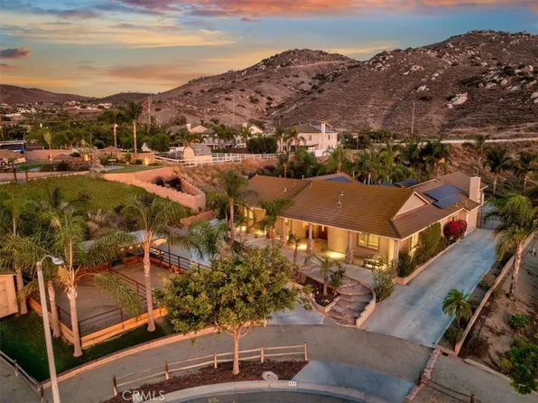 512 Draft Horse Pl, Norco, CA 92860