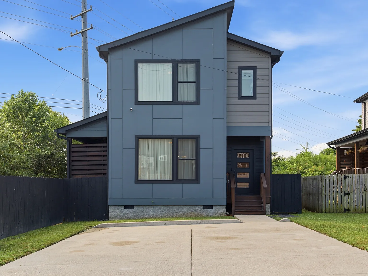 3 bed, 2.5 bath, 1703 sqft, $2,800 — Photo 1