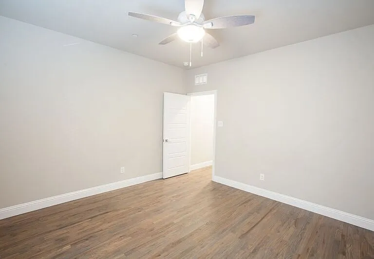 8586 Church St — Photo 15