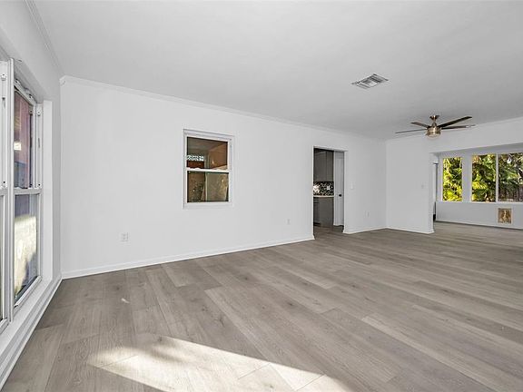 4th image of 406 Orchid Ln