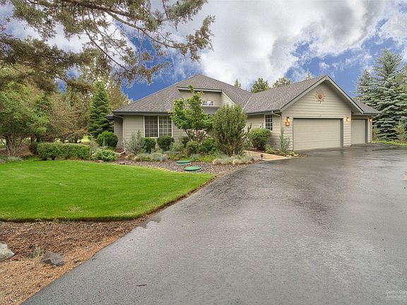 2nd image of 729 Golden Pheasant Dr