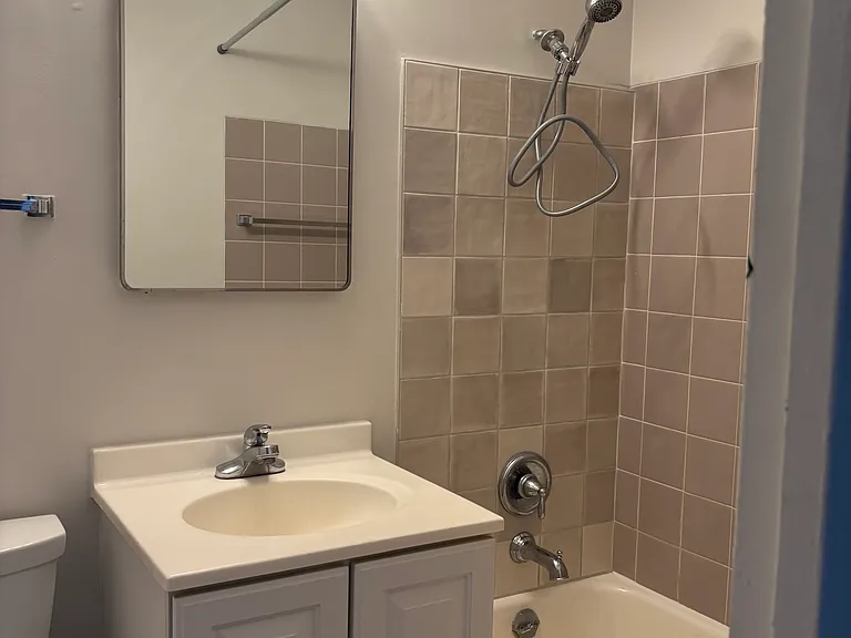 3100 N Lakeshore Dr #706 — Photo 8