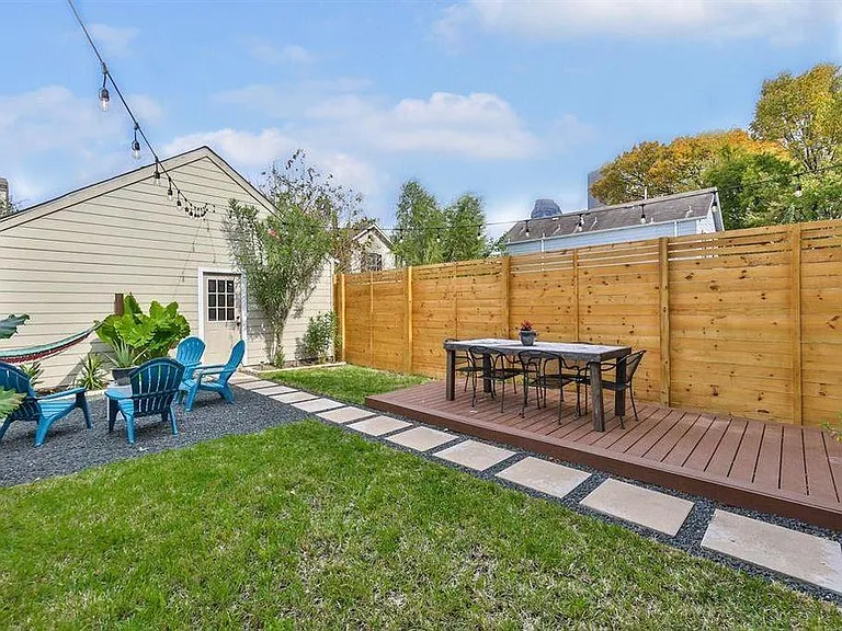 1018 Ruthven St — Photo 3