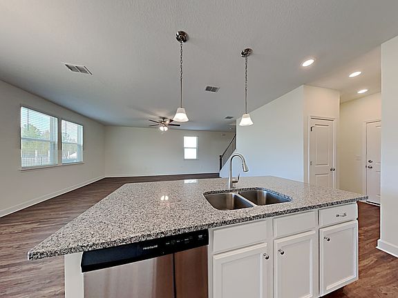 5th image of 1285 Tara Ln