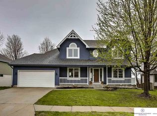 16028 Chicago St, Omaha, NE 68118