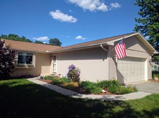 110 Lakewood Dr, Camargo, IL 61919