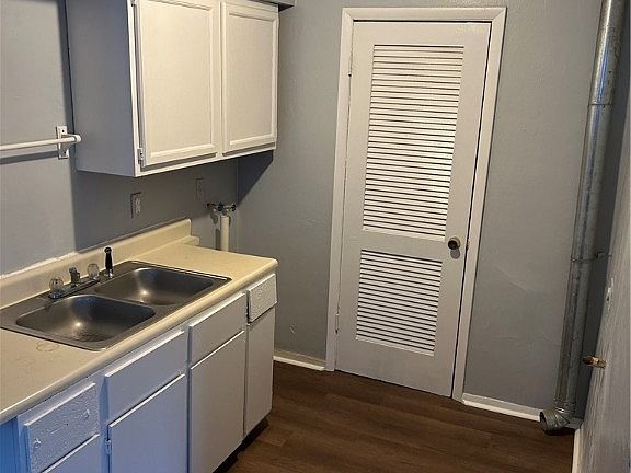 4th image of 446 Winters St
