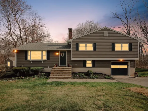 105 Wedgewood Drive, Watertown, CT 06795