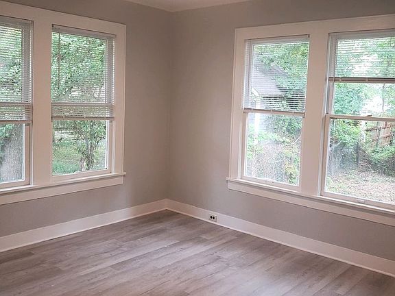 4th image of 122 Robinson Pl
