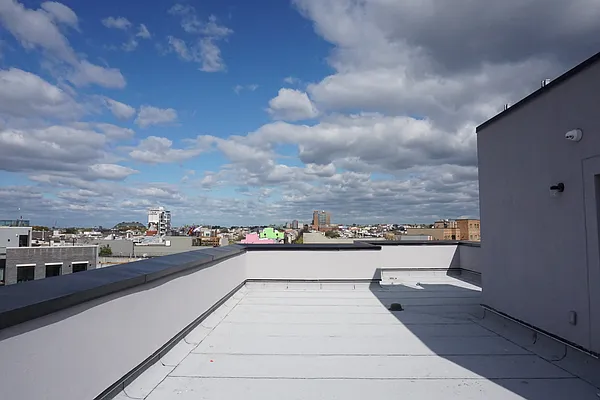 Rented by Rennit Inc. | media 30