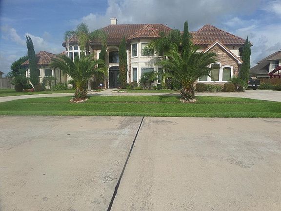 2nd image of 2221 Lakeway Dr