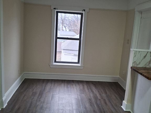 2nd image of 2033 Fairview Ave Floor 2