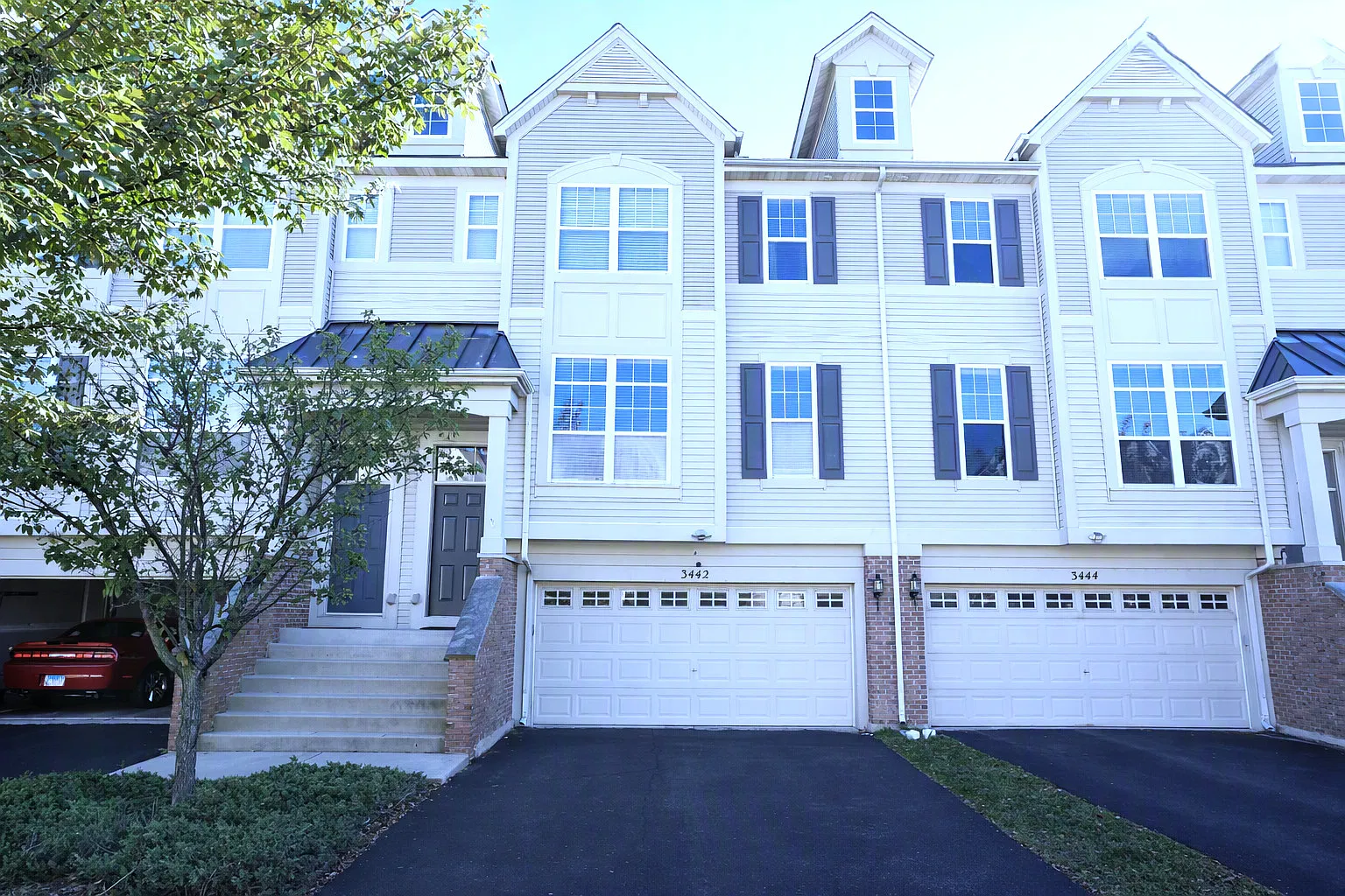 3 bed, 2.5 bath, 1730 sqft, $2,800 — Photo 2