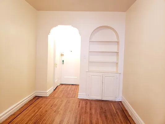 Rented by Zuz Realty | media 4