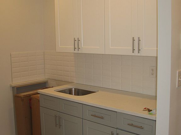 2nd image of 723 E 211th St