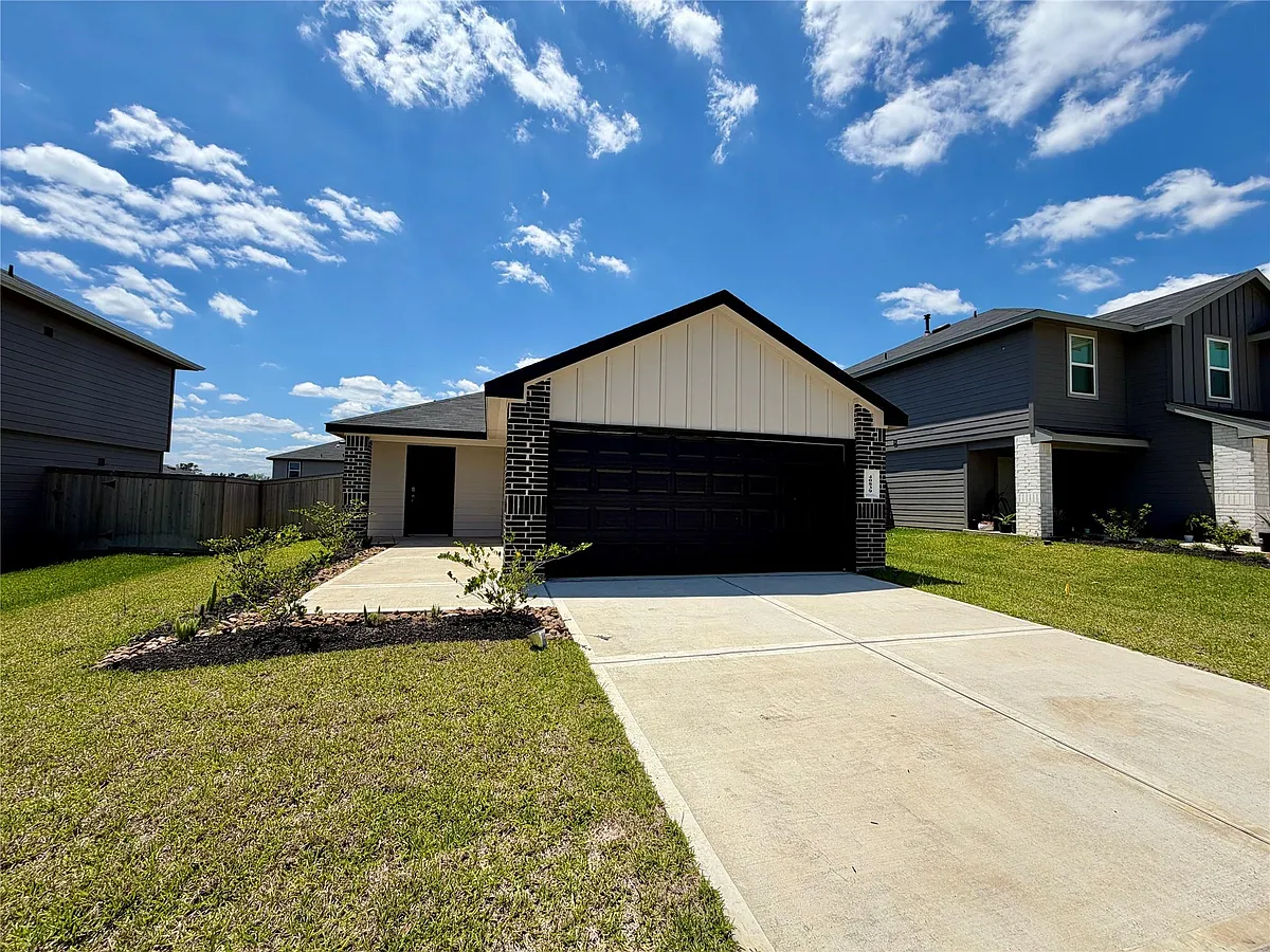 Building Photo - 40839 Hawthorne Glades St