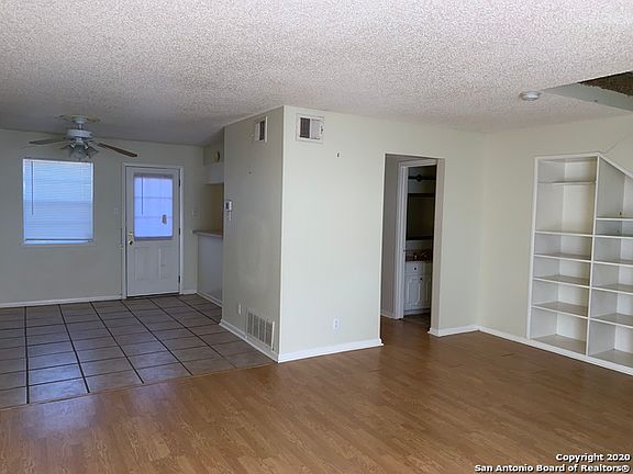3rd image of 6427 Wurzbach Rd APT 60