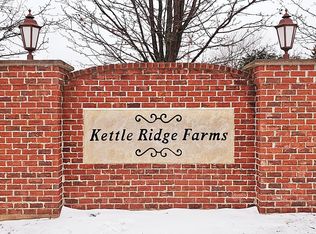 S54W30373 Kettle Ridge Ct, Town Of Genesee, WI 53149