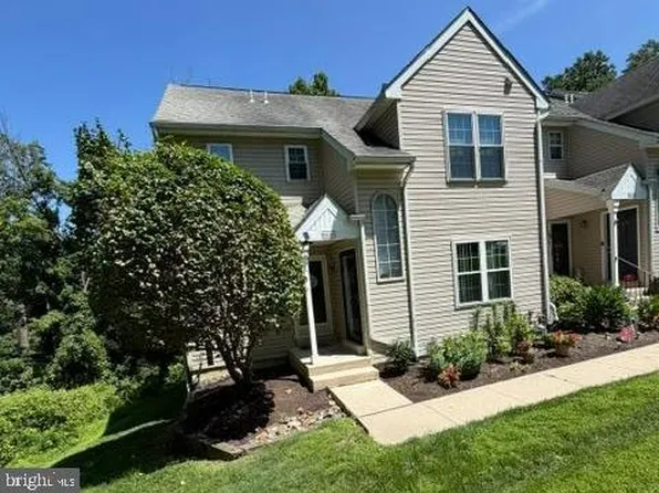 400 Derry Dr #400, Aston, PA 19014