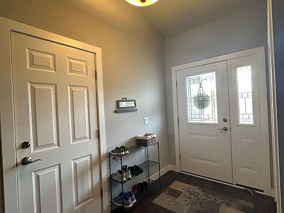 2nd image of 103-173 Drumlin Cir #143