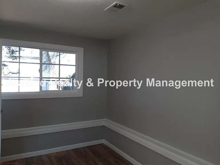 1114 SW Wright Ct — Photo 14