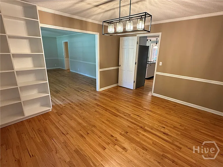 292 Tara Way — Photo 7