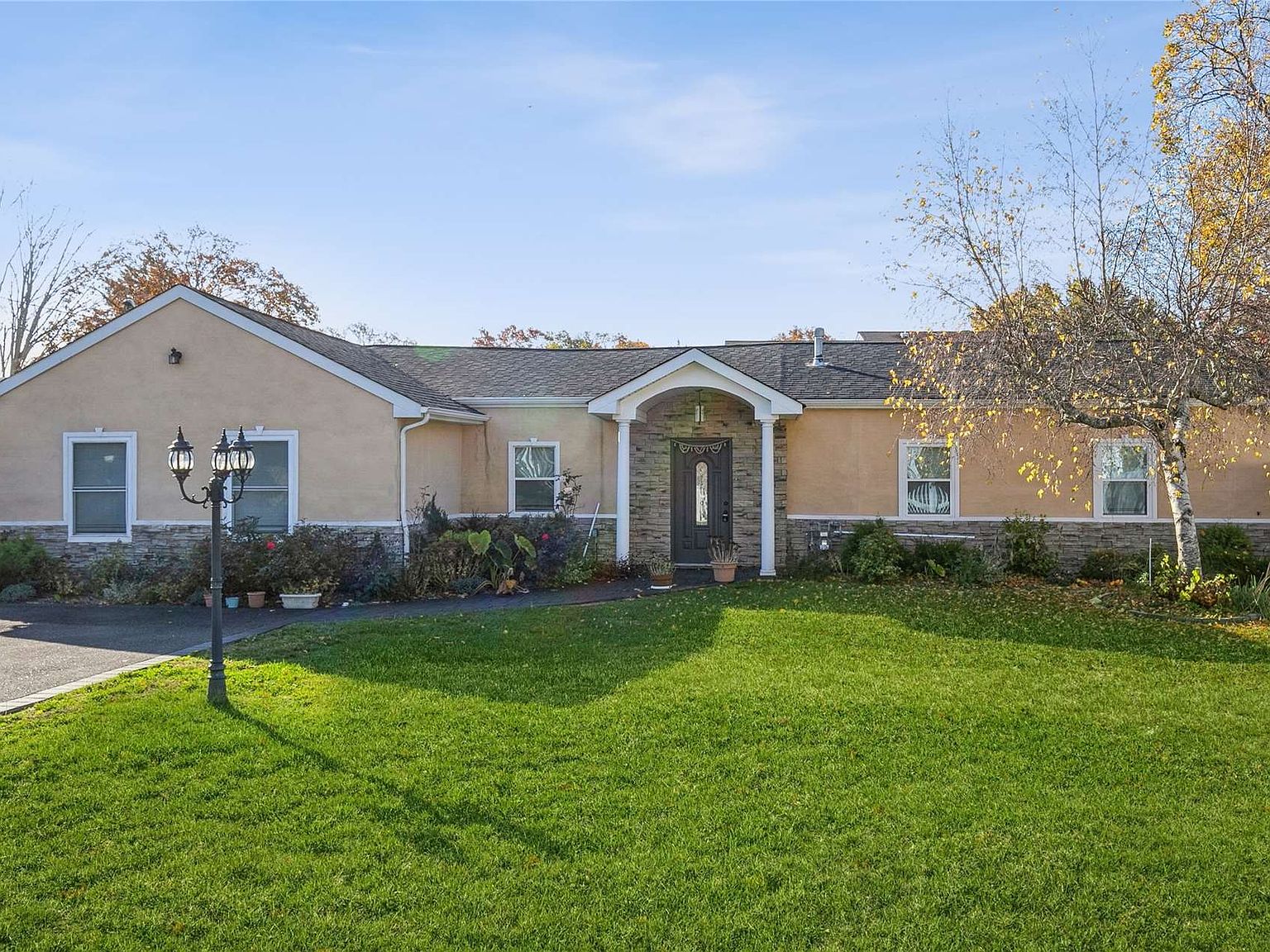 20 Albany Street, Deer Park, NY 11729 MLS 3493245 Zillow