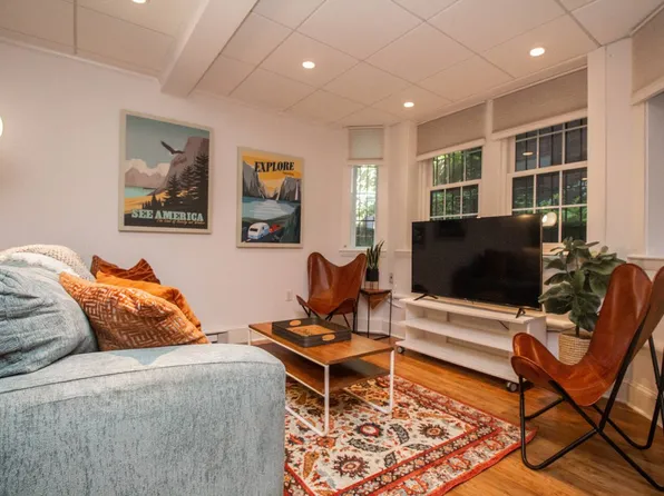 1253 Beacon St, Brookline, MA