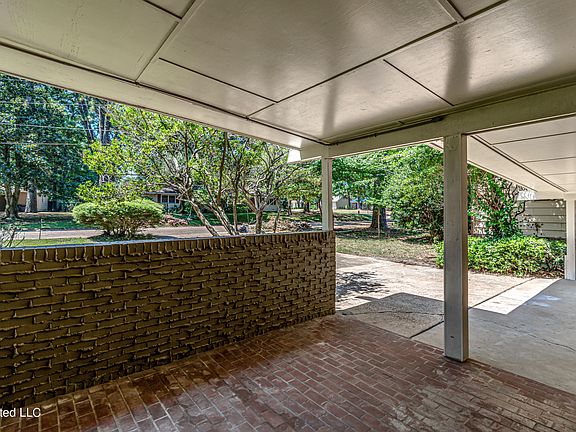 3rd image of 5428 Jamaica Dr