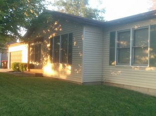 205 Grandview Dr, Rushville, IL 62681