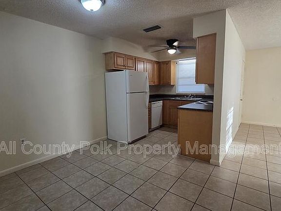 4th image of 1010 Jacks St