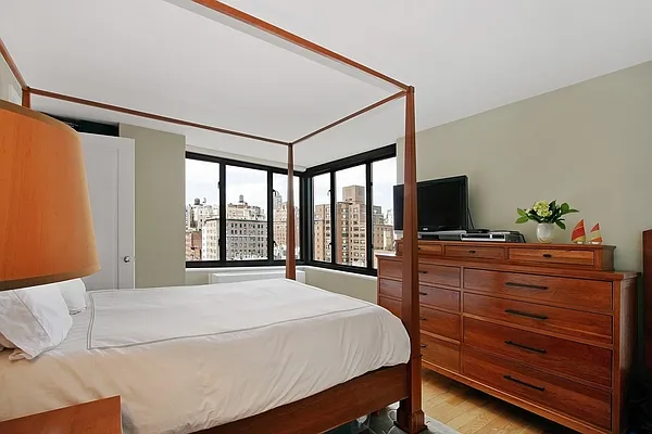 Sold by Corcoran | media 8