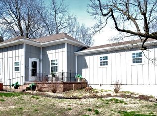 103 E Pierce Ave, Pierce City, MO 65723