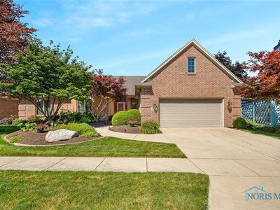 235 Willowood Cir, Bowling Green, OH, 43402