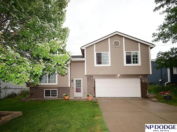 7658 Howell St, Omaha, NE 68122