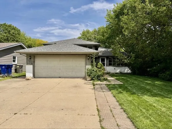 28W560 Bolles Ave, West Chicago, IL 60185
