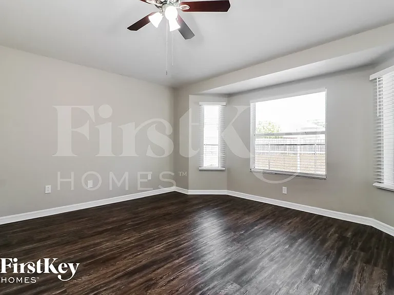 905 Lake Shore Ranch Dr — Photo 11