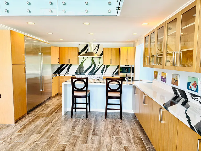 170 Poipu Dr — Photo 4