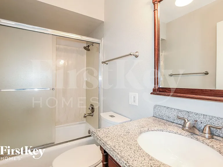 9047 N 48th Ave — Photo 9