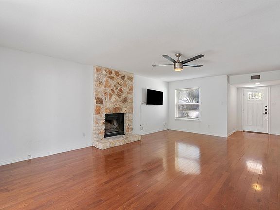 3rd image of 9809 Meadowheath Dr