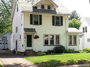 231 Somershire Dr, Rochester, NY 14617